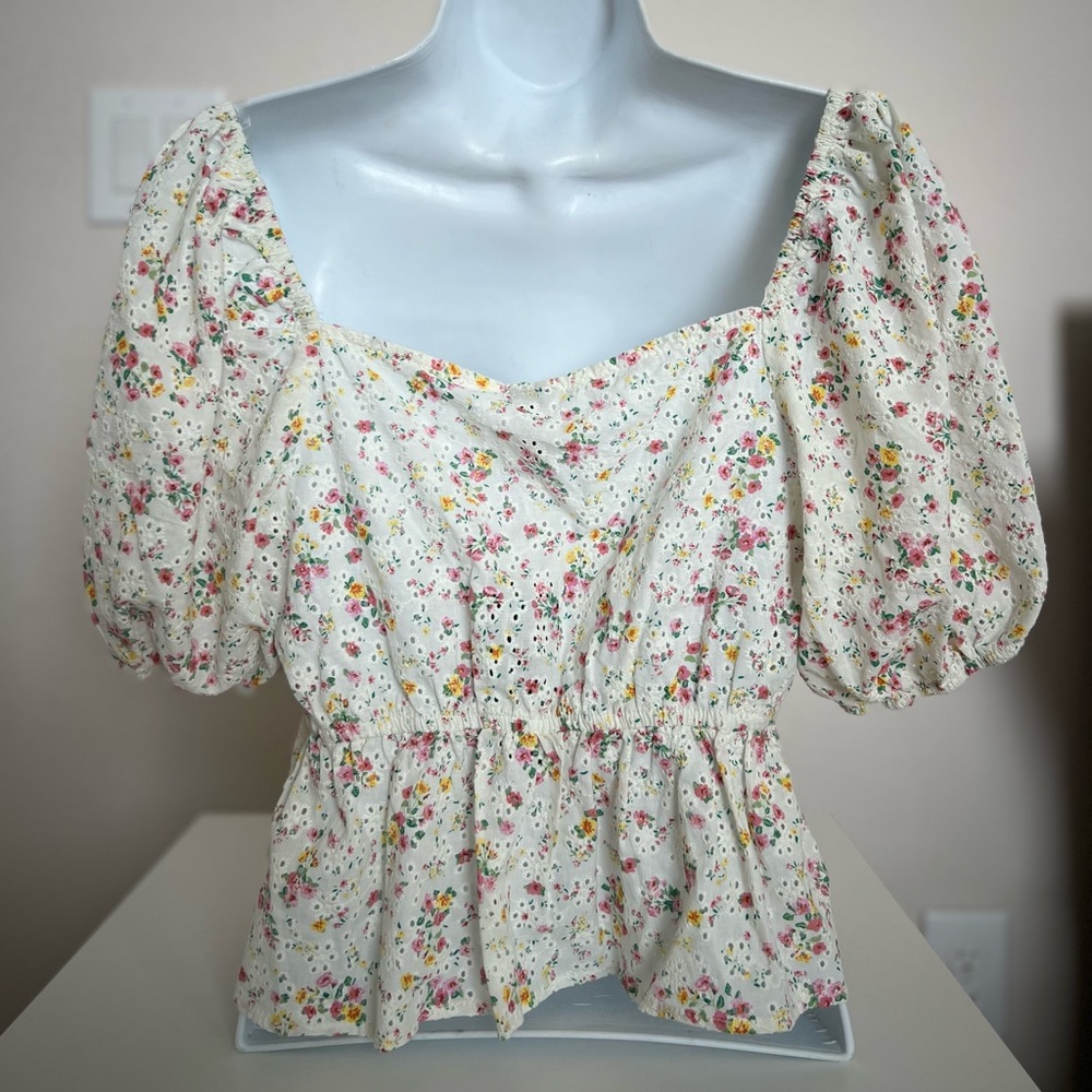 Eyelet Floral Ruffle Crop Top - Picture 2 of 5